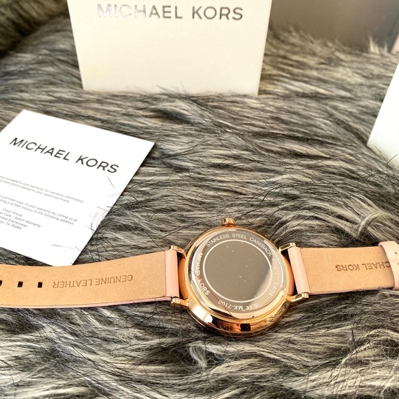 NWT authentic MK mother pearl rosegold blush watch - Picture 5 of 6